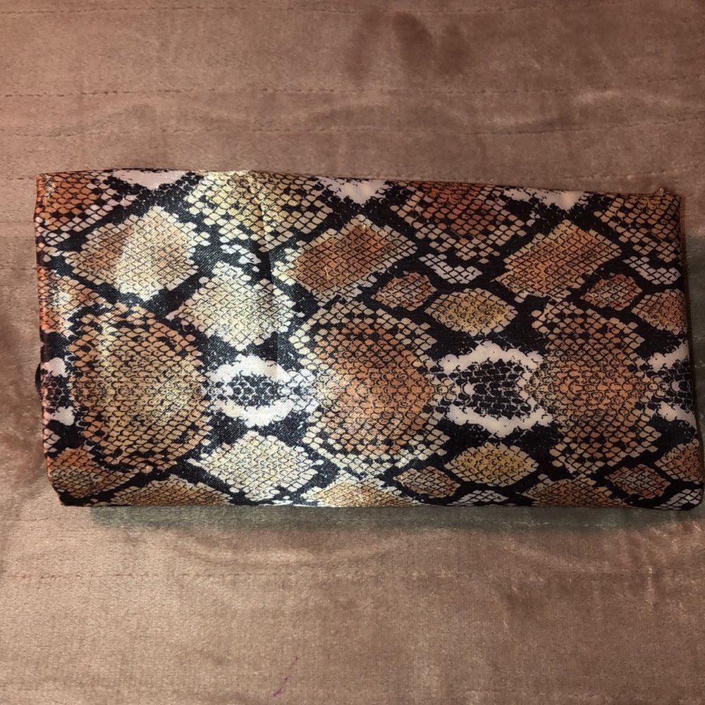 Bijoux Terner Large Python Snake Print Foldable Travel Bag - Picture 7 of 8